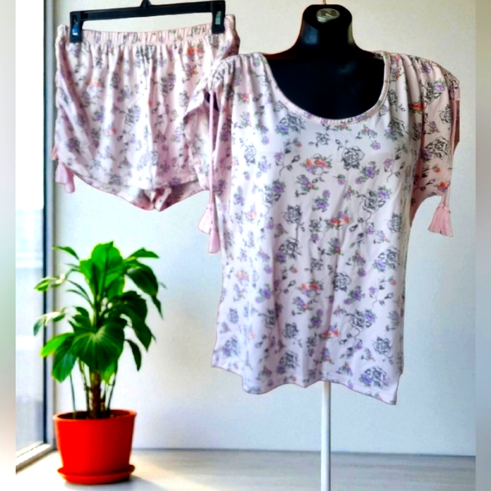 Fabulous Just Like You Floral Print Women's Sleepwear Set Size M